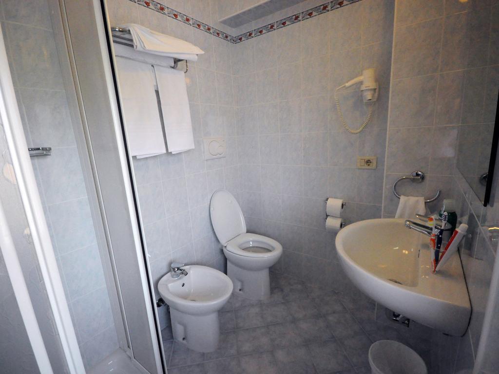 Hotel Marina バルドリーノ 部屋 写真